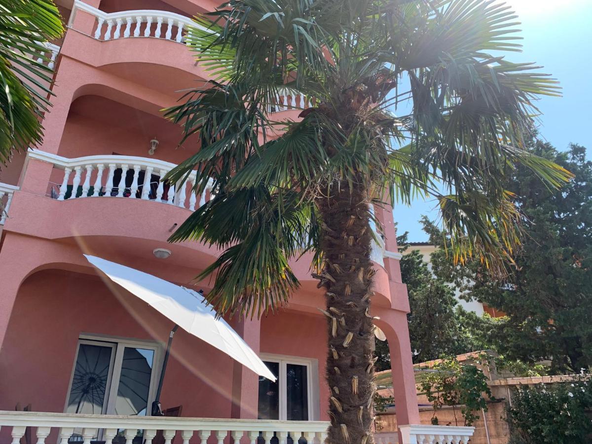 Apartments Ban Novi Vinodolski Luaran gambar