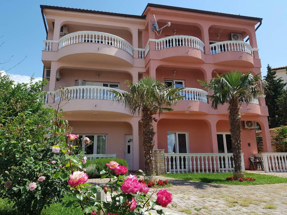 Apartments Ban Novi Vinodolski Luaran gambar